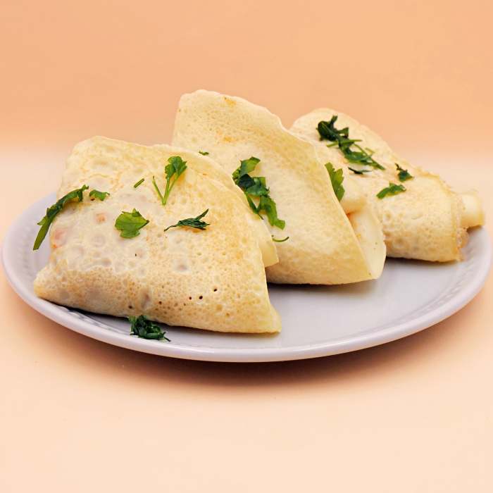 nalesniki-z-miesem-mielonym-i-serem-w-sosie-pomidorowym